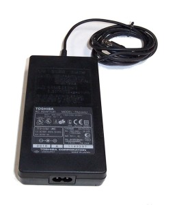 Toshiba 15V 4A