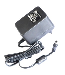 YHi 15V 1A