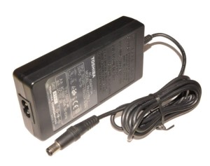Toshiba 15V 3A